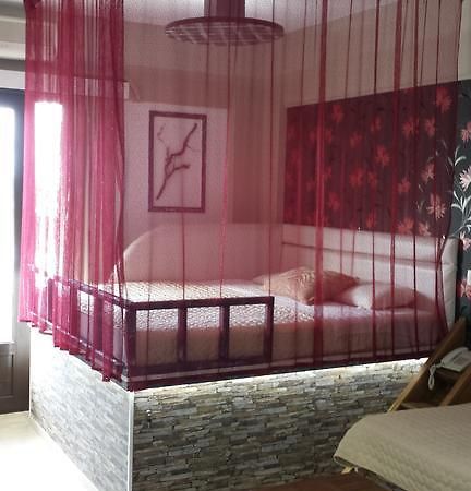 Takis Hotel Apartments 이알리소스 외부 사진