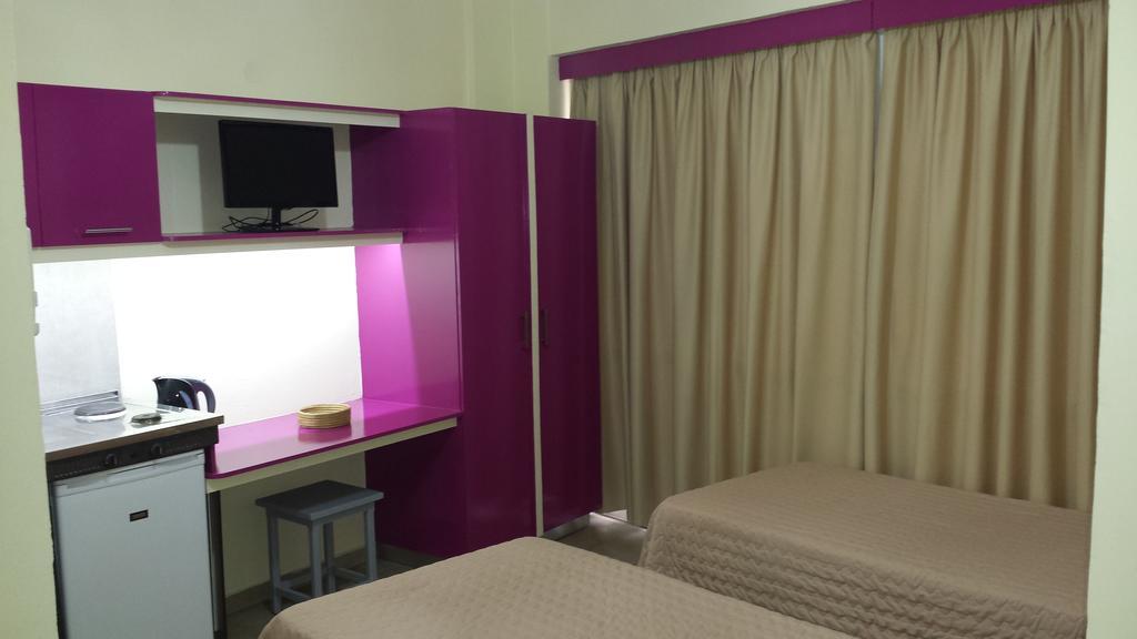Takis Hotel Apartments 이알리소스 외부 사진
