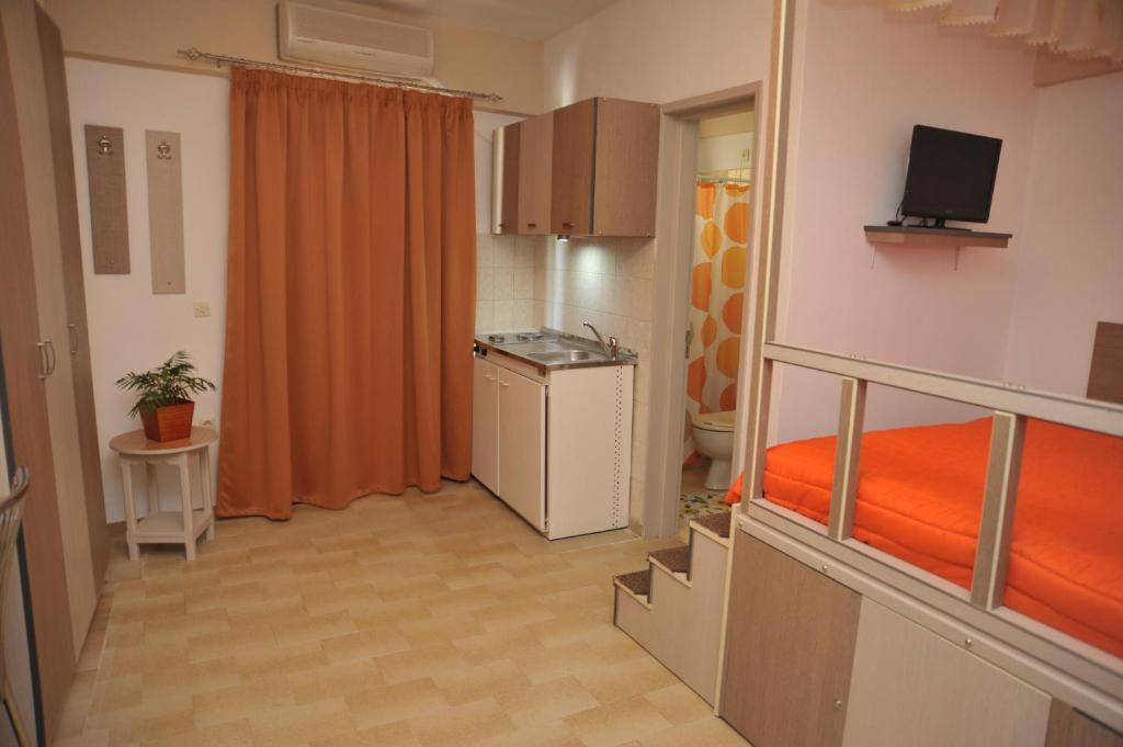 Takis Hotel Apartments 이알리소스 객실 사진