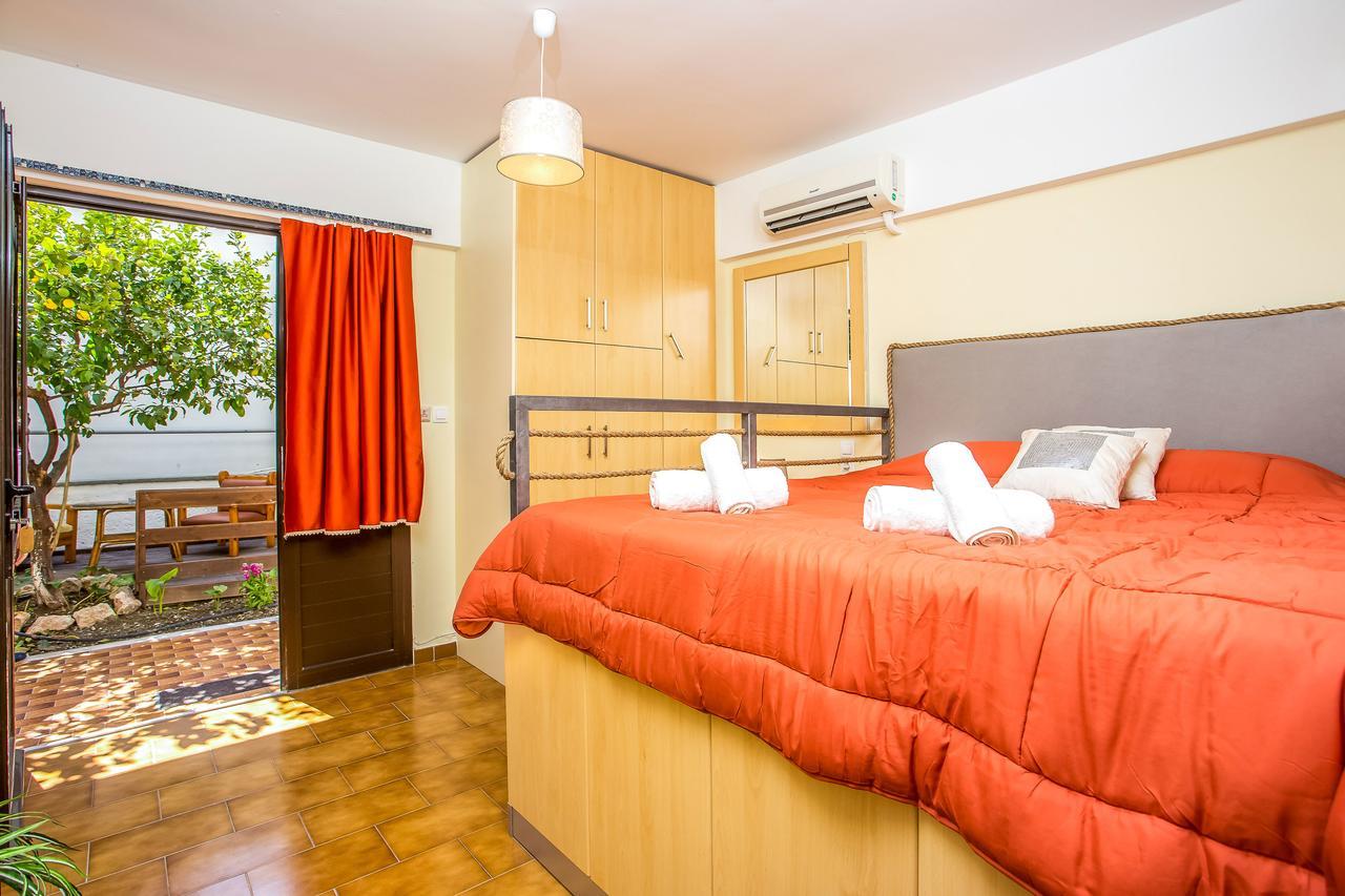 Takis Hotel Apartments 이알리소스 외부 사진