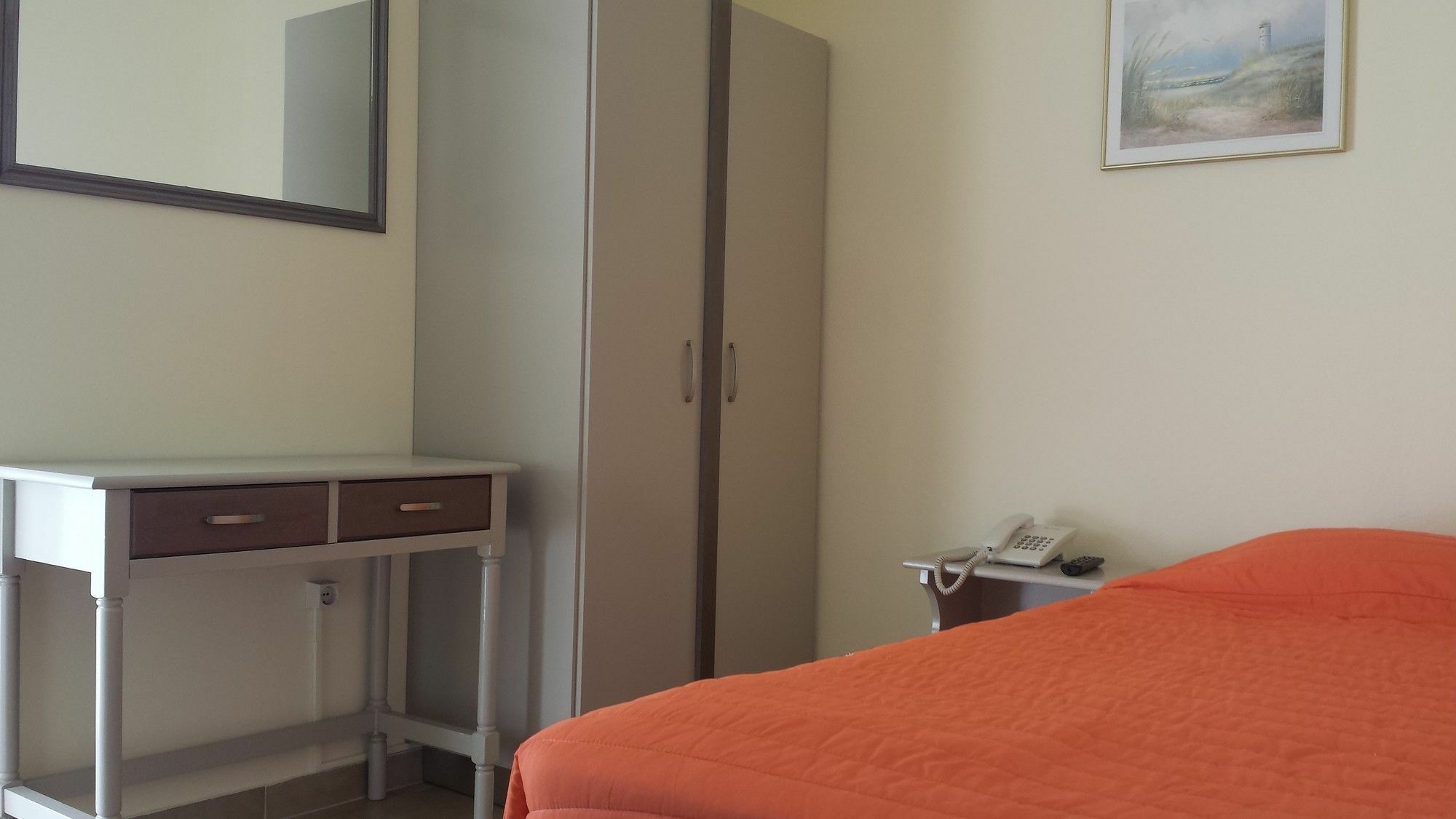 Takis Hotel Apartments 이알리소스 외부 사진